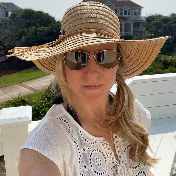 Meet your Posher, Sarah - Picture 3 of 4